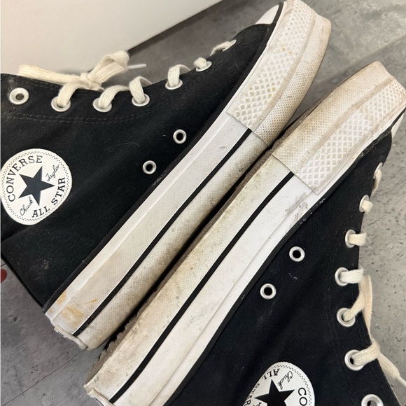 Converse Women's High-Top platform Sneakers - Picture 3 of 6